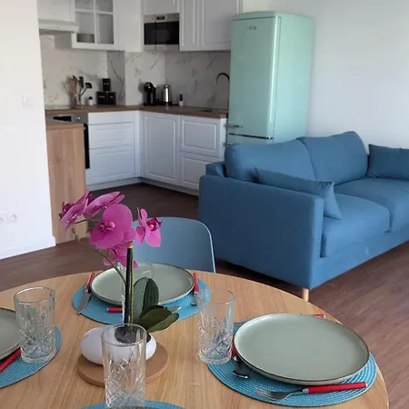 Apartment - Hotel, Proche Et Paris, Parking, Wifi *