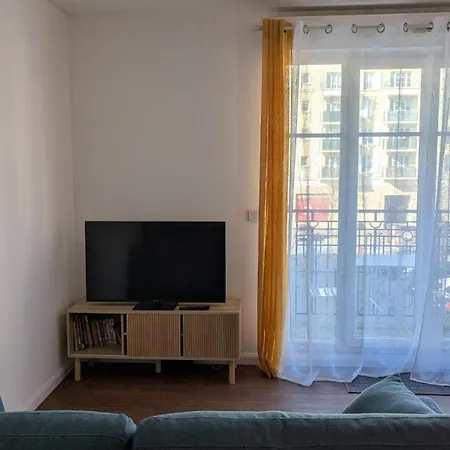 - Hotel, Proche Et Paris, Parking, Wifi Apartment