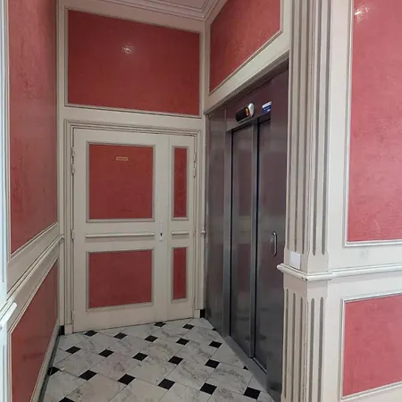 - Hotel, Proche Et Paris, Parking, Wifi *